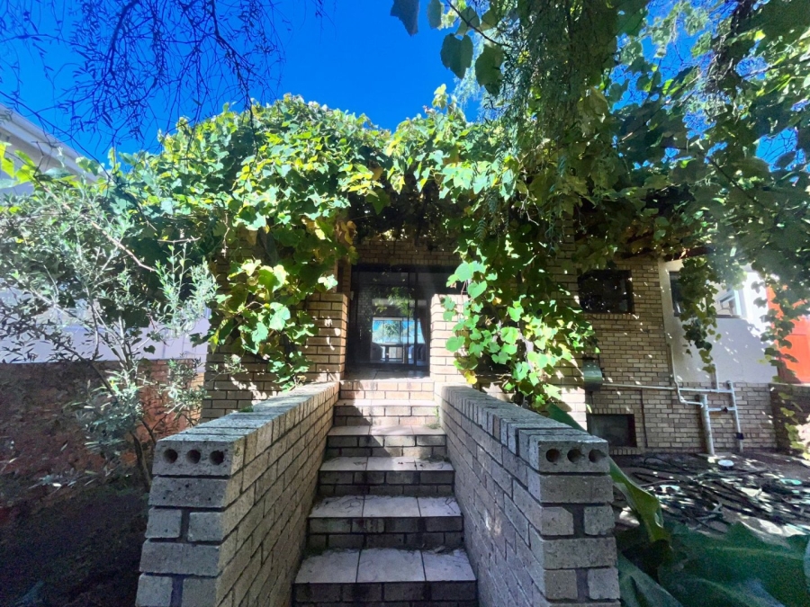 6 Bedroom Property for Sale in Wavecrest Eastern Cape